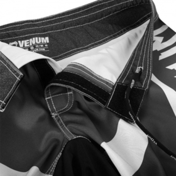 Шорты для MMA Venum Predator Fightshorts Black-White