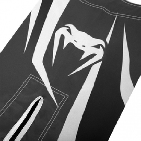 Шорты для MMA Venum Predator Fightshorts Black-White