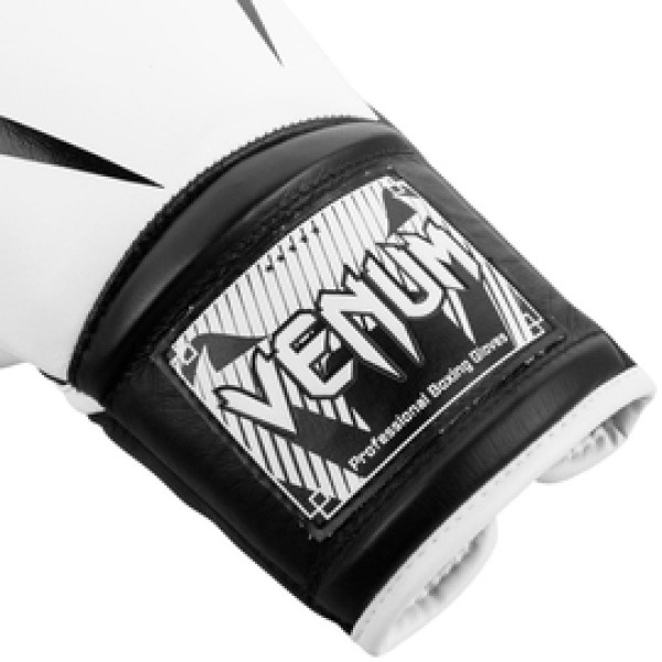 Боксерские перчатки Venum Giant 2.0 Pro Boxing Gloves With Laces White Black