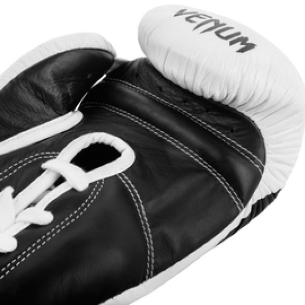 Боксерские перчатки Venum Giant 2.0 Pro Boxing Gloves With Laces White Black