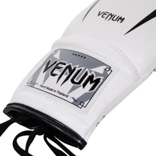 Боксерские перчатки Venum Giant 3.0 Boxing Gloves With Laces White