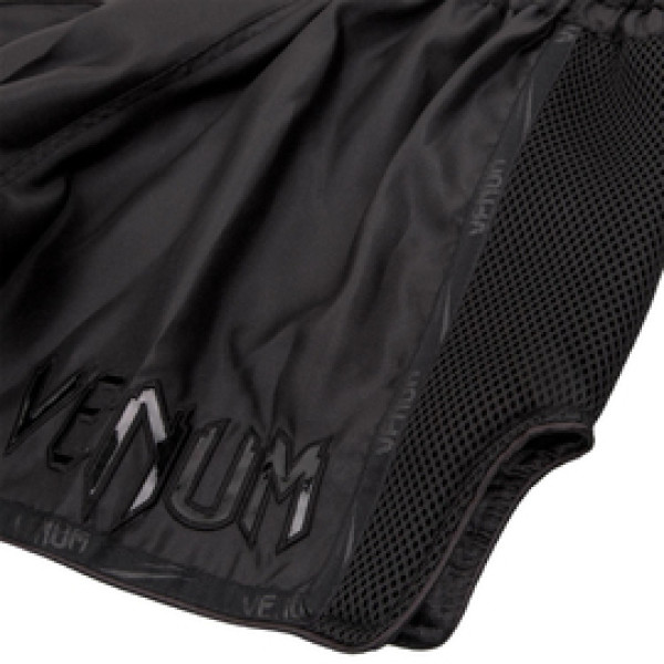 Шорты для тайского бокса Venum Giant Muay Thai Shorts Black Black