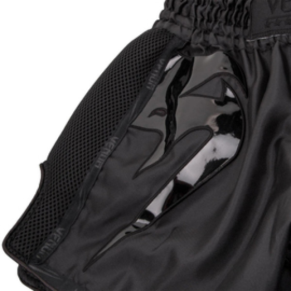 Шорты для тайского бокса Venum Giant Muay Thai Shorts Black Black