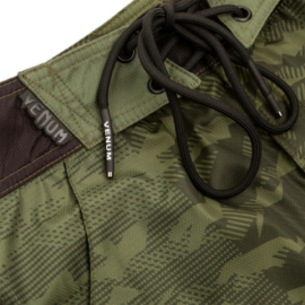 Шорты Venum Trooper Boardshorts Forest Camo Black