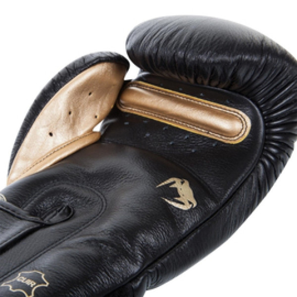 Боксерские перчатки Venum Giant 3.0 Boxing Gloves Black Gold