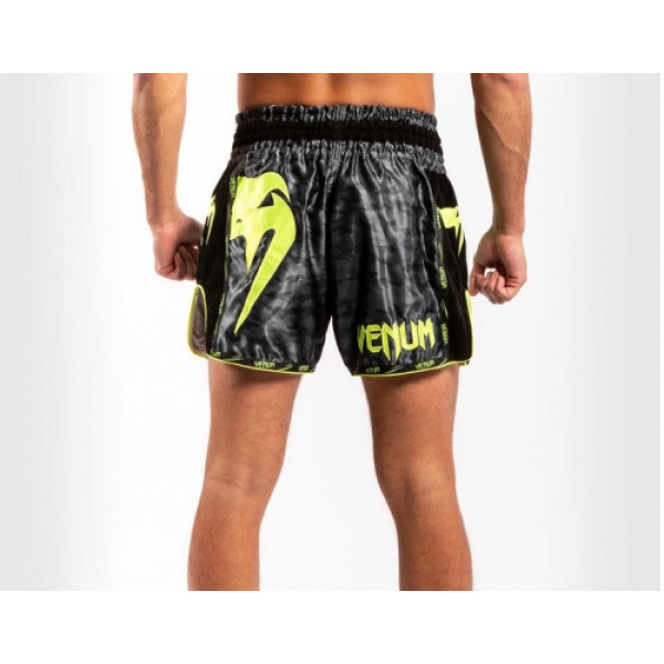 Шорти для тайського боксу Venum Giant Muay Thai Shorts Black Yellow