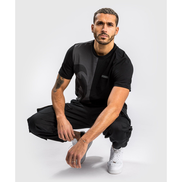 Футболка Venum Giant Split T-Shirt Black Grey