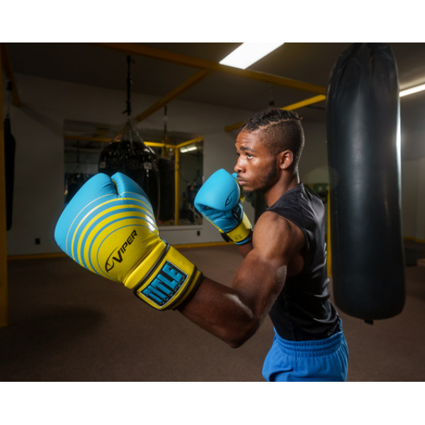 Боксерські рукавиці Title Boxing Viper Select Training Gloves 2.0 Blue Lime