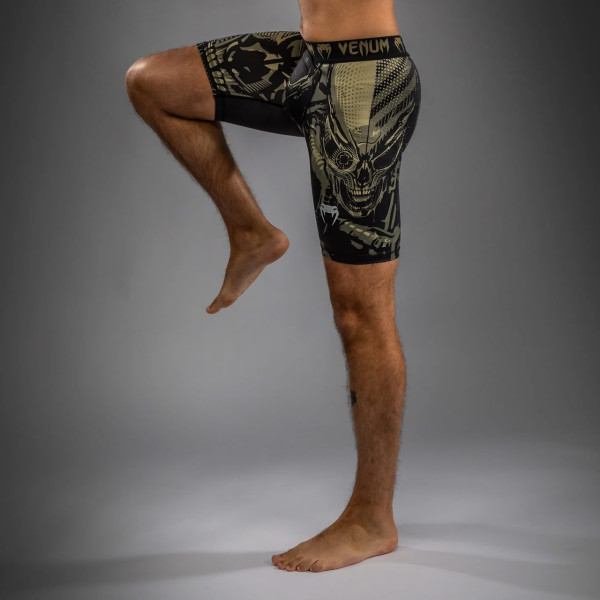 Компресійні шорти Venum Invader Vale Tudo Shorts Black Sand