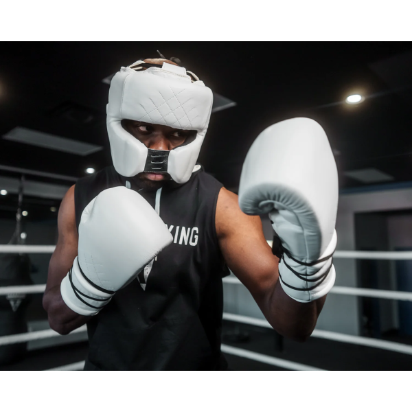 Боксерський шолом TITLE Boxing Ko-Vert Headgear White