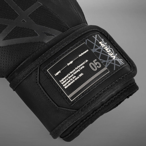 Боксерські рукавички Venum Tecmo 2.0 Boxing Gloves Black