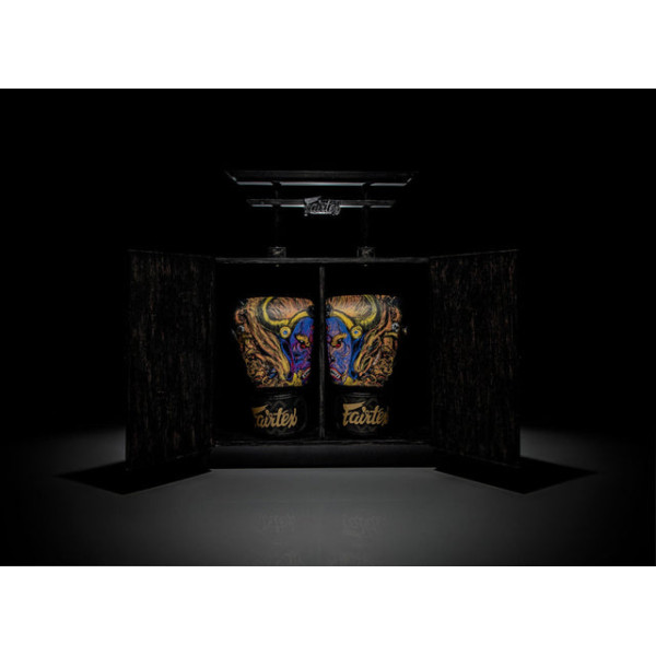 Боксерські рукавиці Fairtex BGV Premium Limited Edition Yamantaka Wooden Box