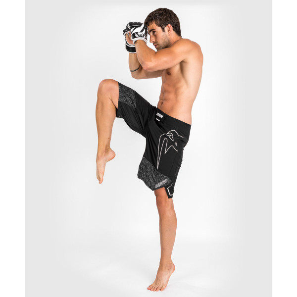Шорти для ММА Venum Fightshorts Light 4.0 Black White