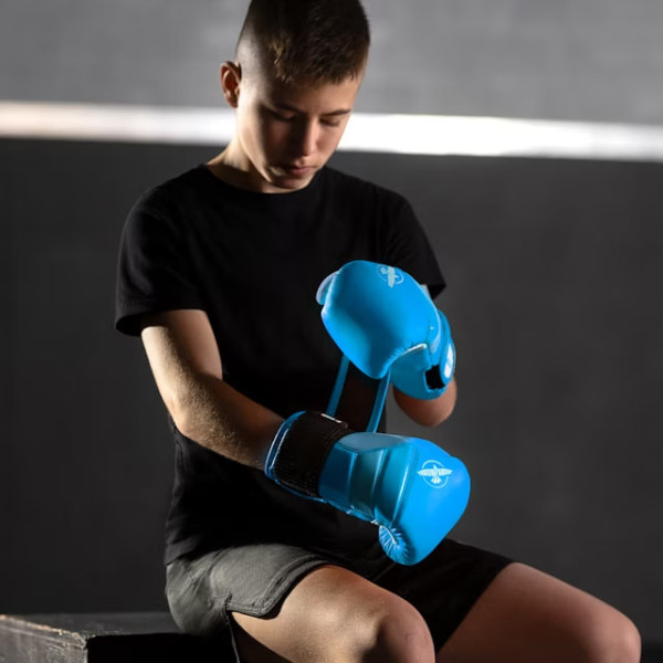 Боксерські рукавиці Hayabusa T3 Kids Boxing Gloves Neon Blue