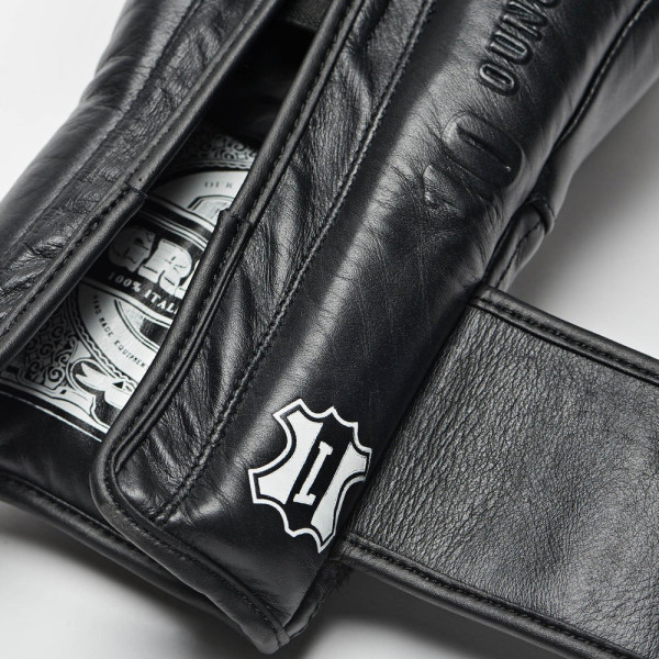 Боксерські рукавиці Leone GN111 THE GREATEST Black 12 унцій (бинти 4 м. в комплекті)