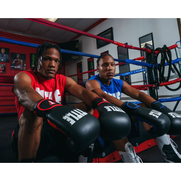 Боксерські рукавиці TITLE Boxing Dynamic Strike Black/White 14 oz
