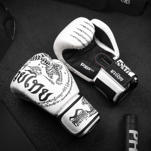 Боксерські рукавиці Phantom Muay Thai White 12 унцій (капа в подарунок)