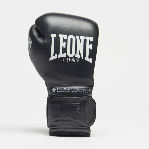 Боксерські рукавиці Leone GN111 THE GREATEST Black 10 унцій (бинти 4 м. в комплекті)