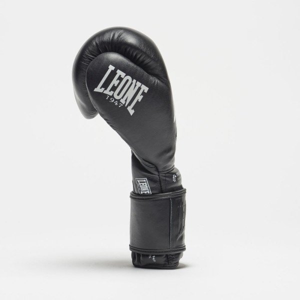 Боксерські рукавиці Leone GN111 THE GREATEST Black 14 унцій (бинти 4 м. в комплекті)