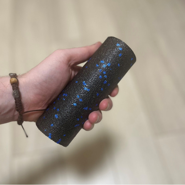 Масажний ролик (роллер) гладкий PowerPlay PP-4346 Mini EPP Foam Roller Чорно/Синій (15x5,3см.)