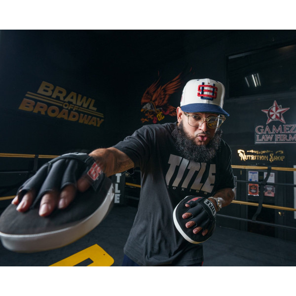 Лапи боксерські TITLE Boxing Gel Tech Punch Mitts 2.0 Black