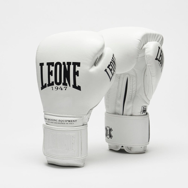 Боксерські рукавиці Leone GN111 THE GREATEST White 14 унцій (бинти 4 м. в комплекті)