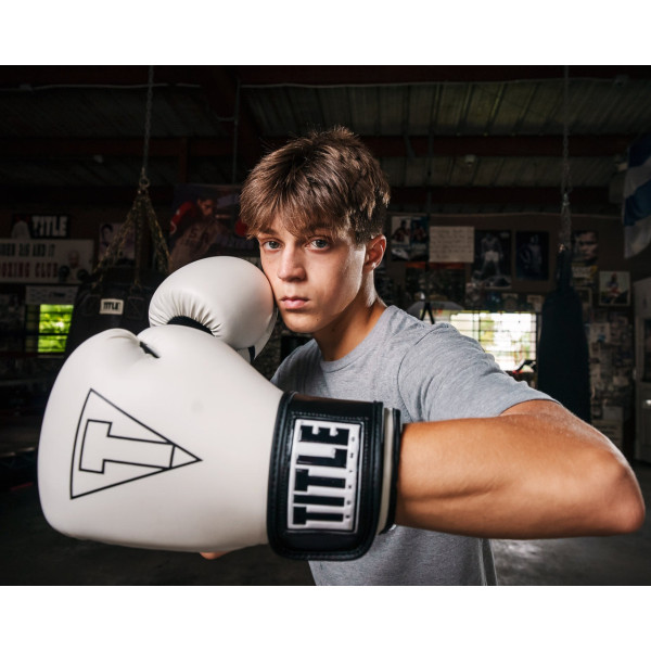 Боксерські рукавиці TITLE Boxing Vegan Gloves White/Black 8 oz